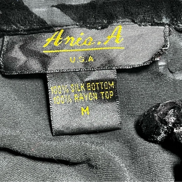 Ania A | Vtg Black Silk Velvet Burnout Asian Inspired Frog Button Top, Medium - Picture 6 of 6